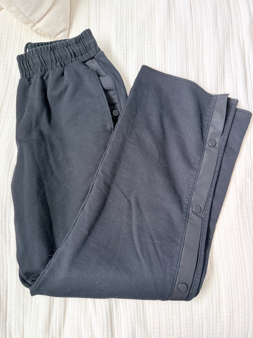 ALO Yoga Men's Black Snap-Trim Windbreaker